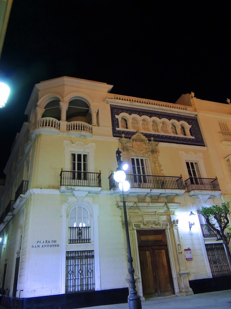 Foto: Antigua Banca Aramburo - Cádiz (Andalucía), España