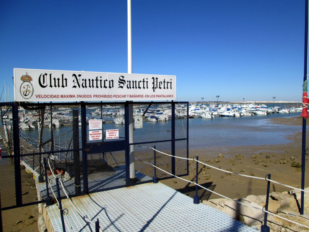 Foto: Puerta de pantalanes - Sancti Petri (Cádiz), España