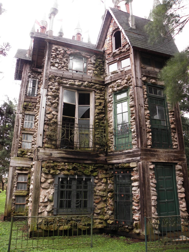 Foto: Campanópolis - González Catán (Buenos Aires), Argentina