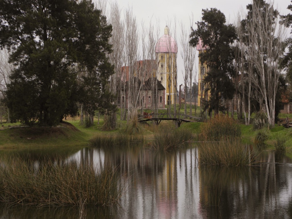 Foto: Campanópolis - González Catán (Buenos Aires), Argentina