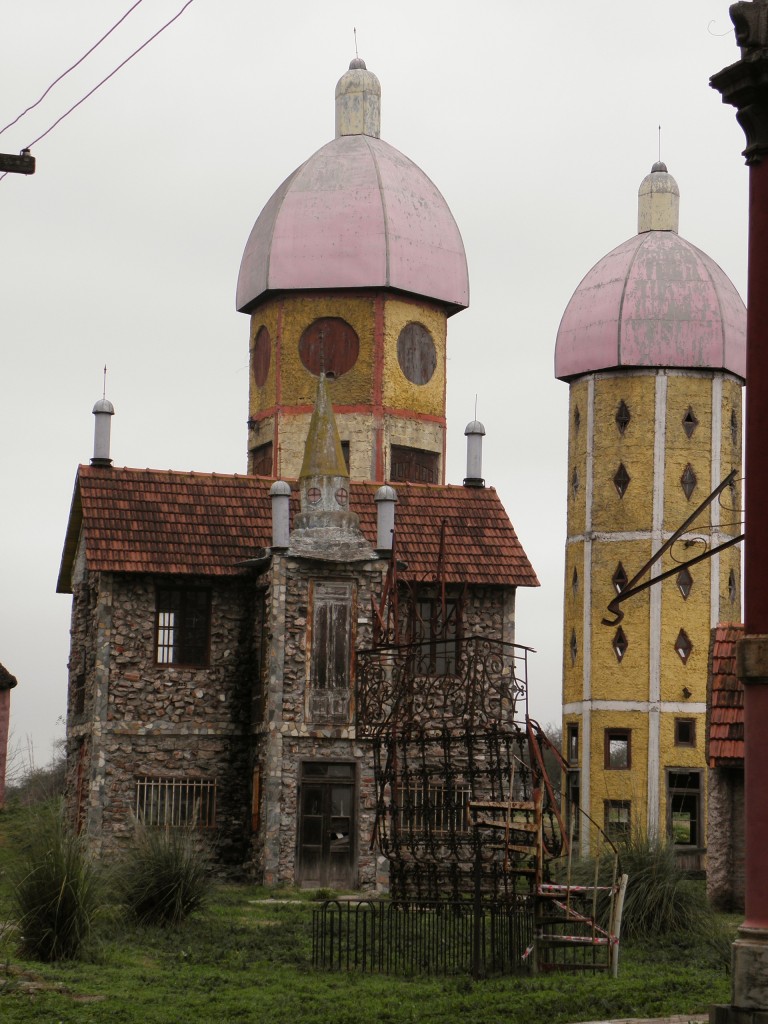 Foto: Campanópolis - González Catán (Buenos Aires), Argentina
