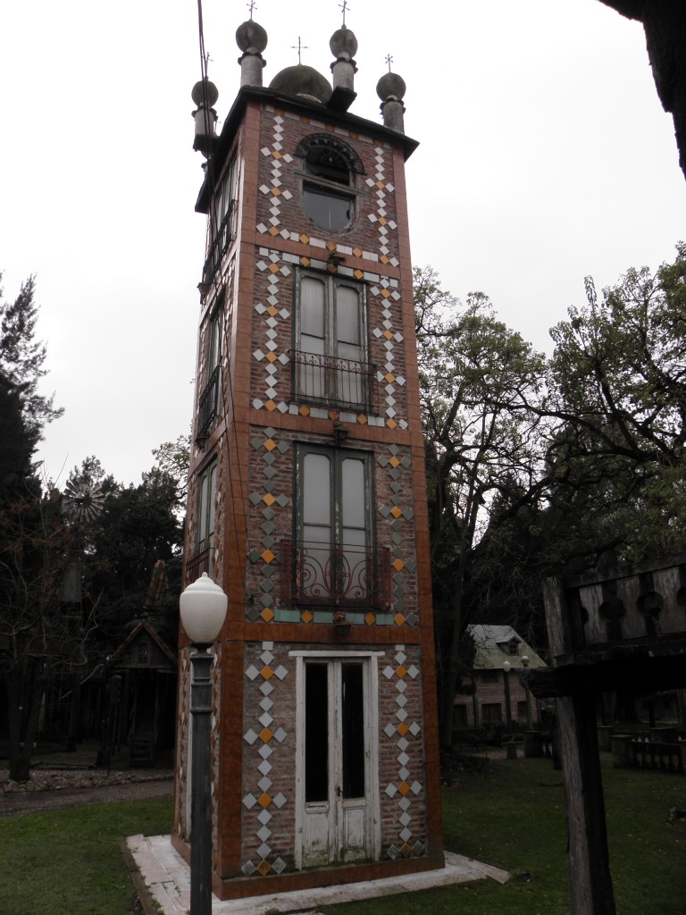 Foto: Campanópolis - González Catán (Buenos Aires), Argentina