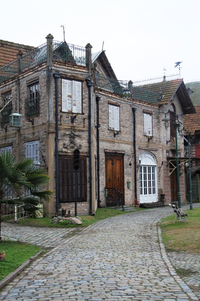 Foto: Campanópolis - González Catán (Buenos Aires), Argentina