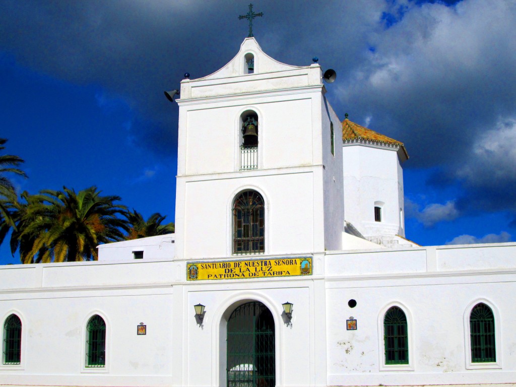 Foto: Frontal del Santuario Nuestra Señora de la Luz - Tarifa (Cádiz), España