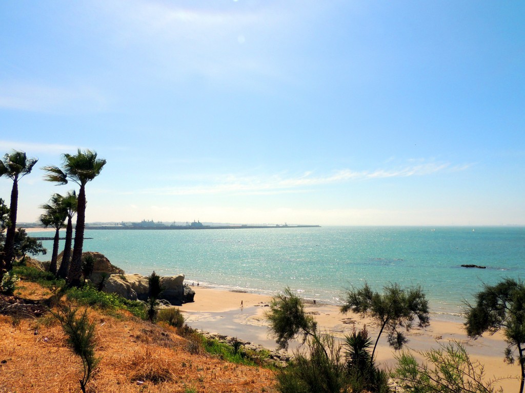 Foto: Al fondo la Base Naval - Rota (Cádiz), España