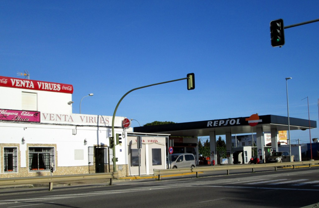 Foto: Venta Virués y Gasolinera - El Colorado (Cádiz), España