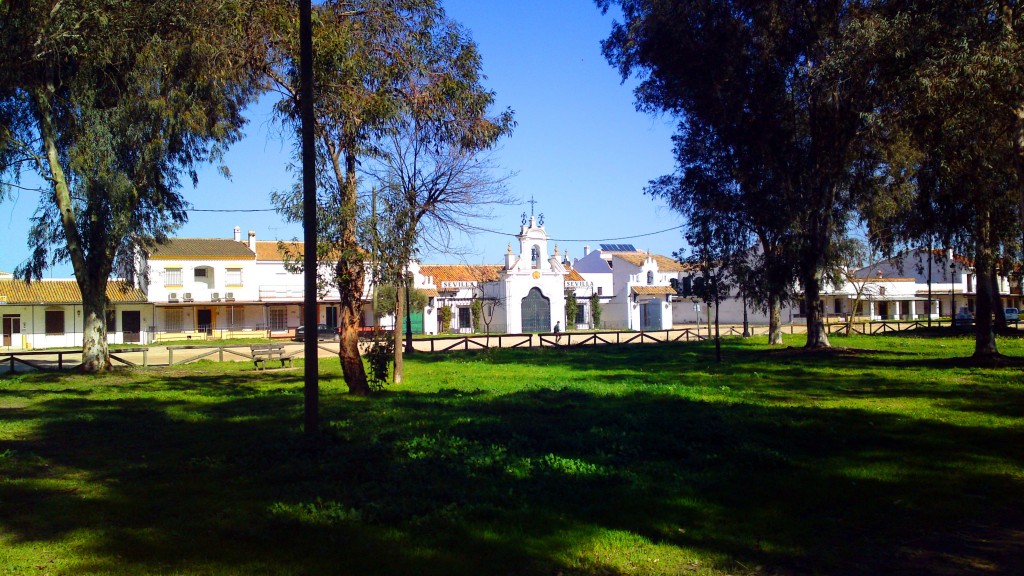 Foto: Casa Hermandad Sevilla al fondo - El Rocio (Huelva), España