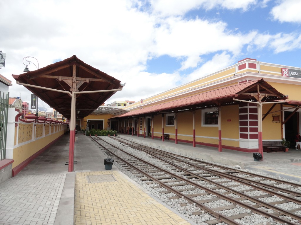 Foto: estacionamiento del tren. - Riobamba (Chimborazo), Ecuador