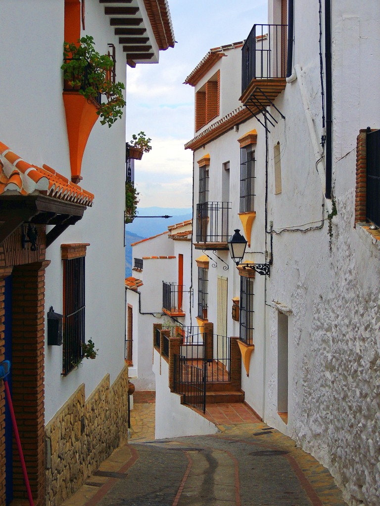 Foto: Calle Cruz - Benalauría (Málaga), España