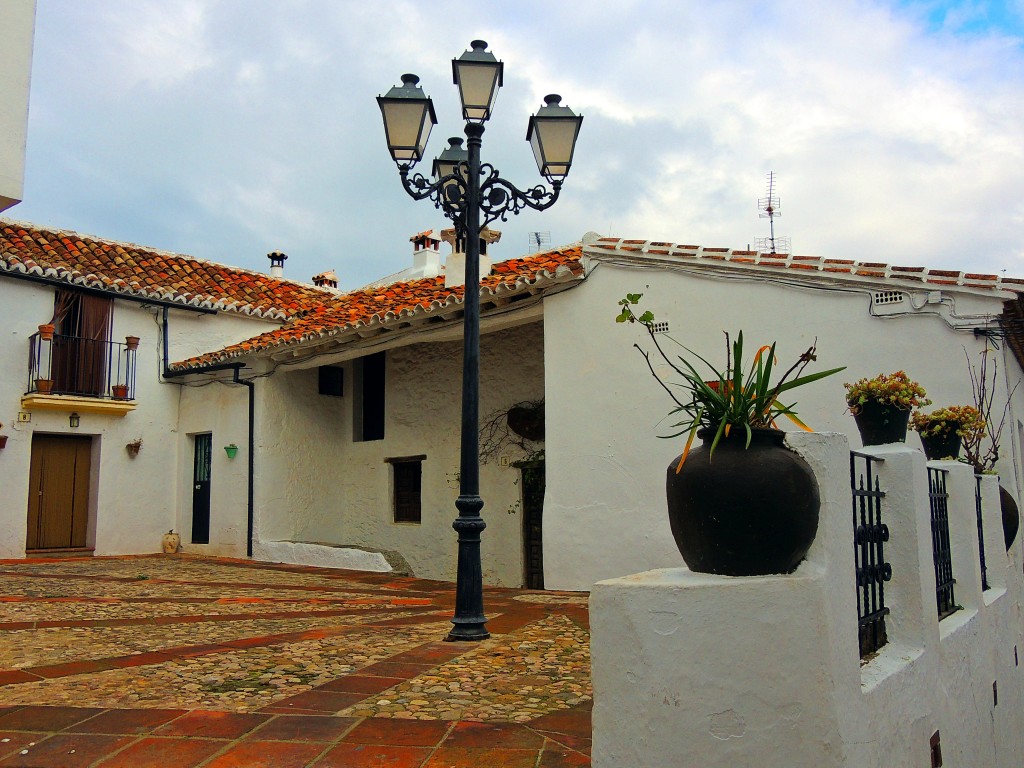 Foto: La Plazoleta - Benalauría (Málaga), España