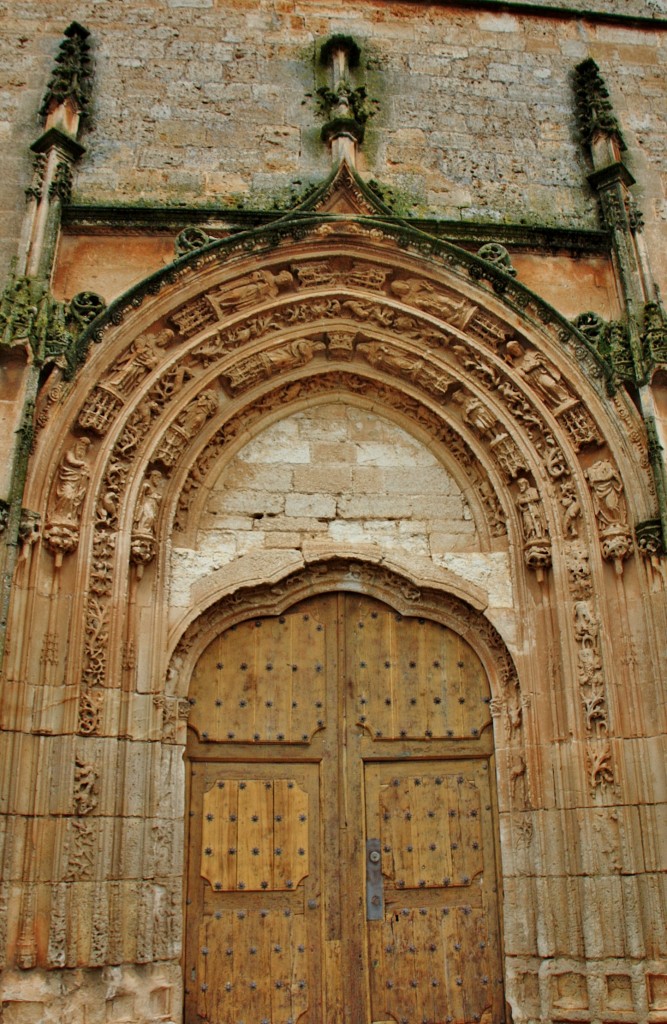 Foto: Iglesia de San Pedro - Pampliega (Burgos), España