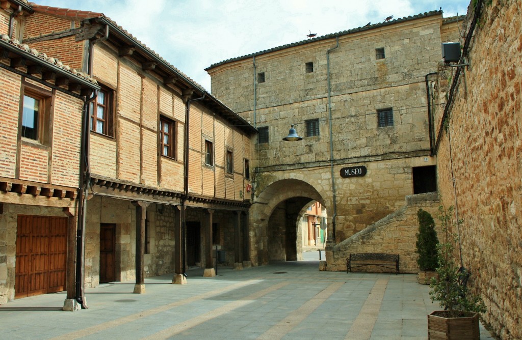 Foto: Arco de la cárcel - Villadiego (Burgos), España