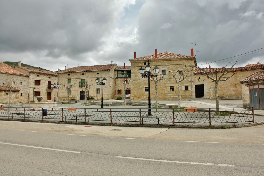 Foto: Vista del pueblo - Huermeces (Burgos), España