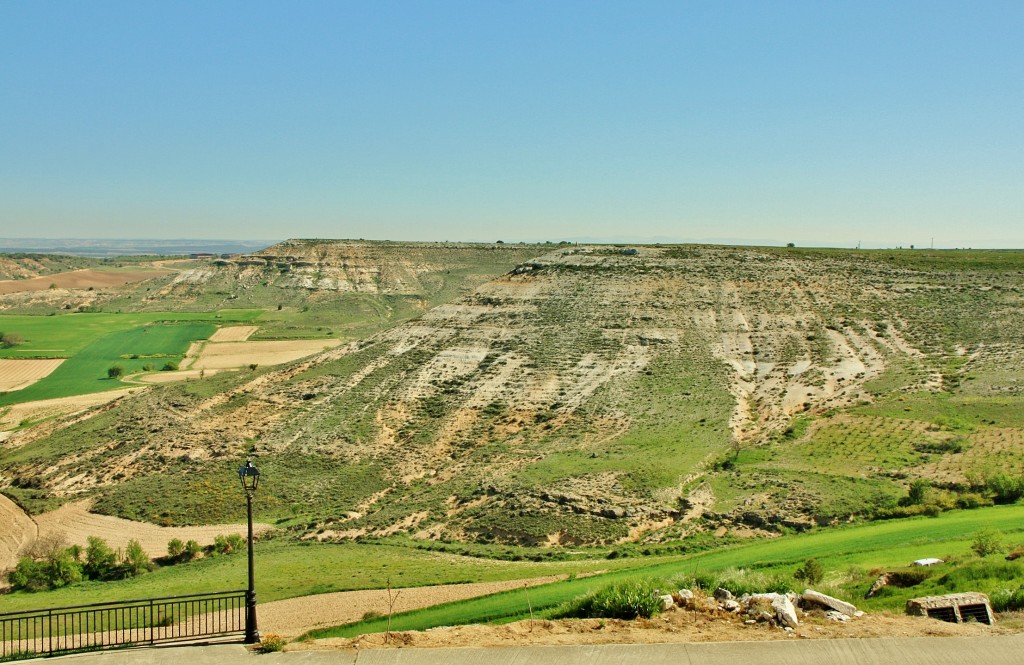 Foto: Vistas desde el recinto amurallado - Haza (Burgos), España