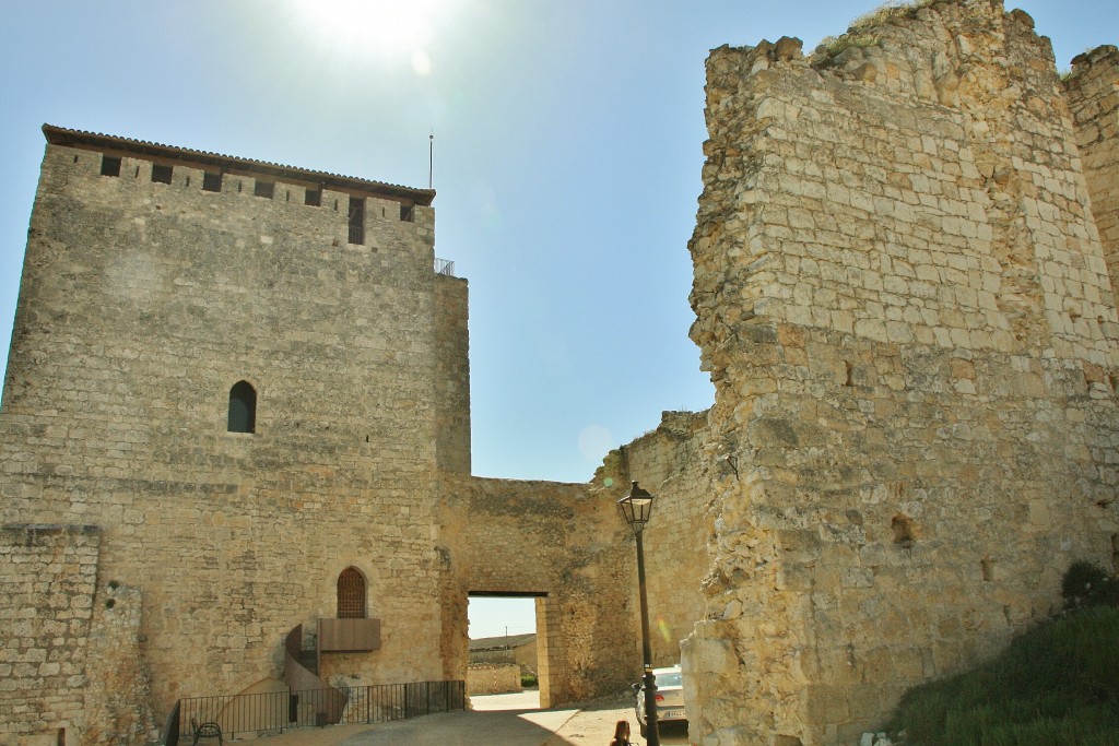 Foto: Recinto amurallado - Haza (Burgos), España