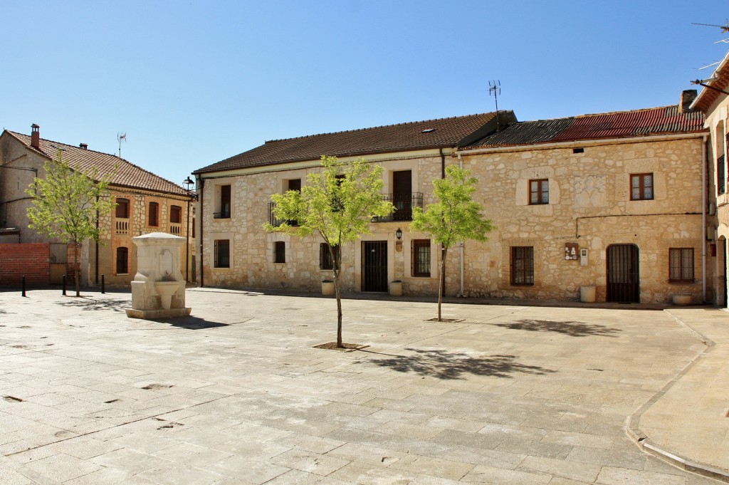 Foto: Recinto amurallado - Haza (Burgos), España