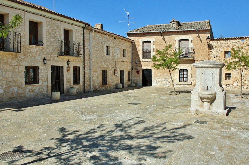 Foto: Recinto amurallado - Haza (Burgos), España