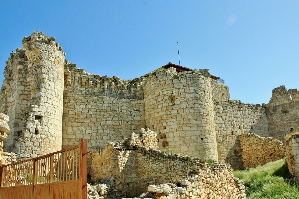 Foto: Recinto amurallado - Haza (Burgos), España