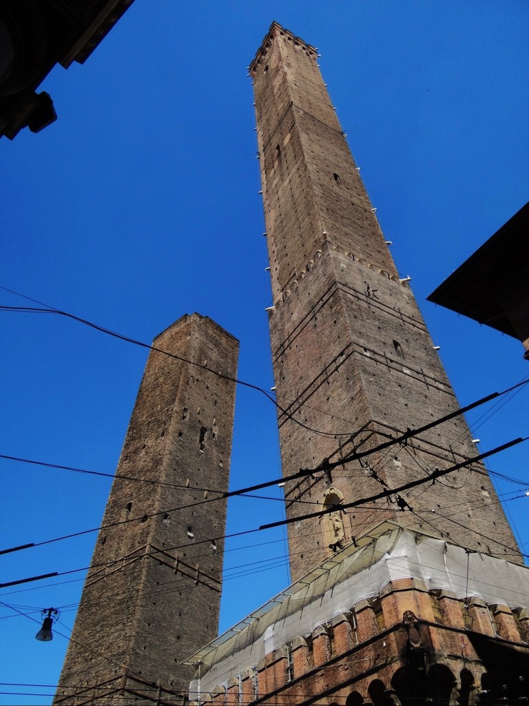 Foto: Le Due Torri - Bologna (Emilia-Romagna), Italia