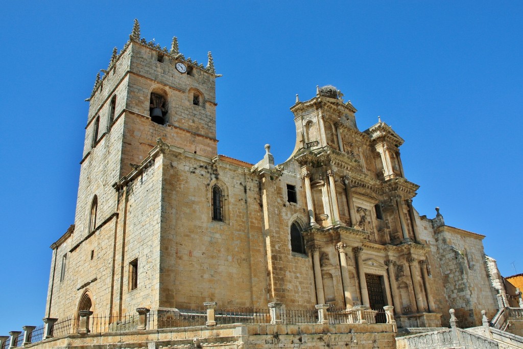 Foto: Iglesia de la Asunción - Gumiel de Izan (Burgos), España