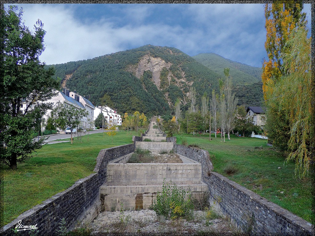 Foto: 141021-009 VILLANUA - Villanua (Huesca), España