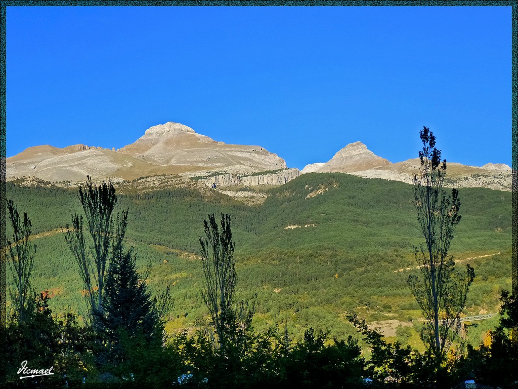 Foto: 141022-145 VILLANUA - Villanua (Huesca), España
