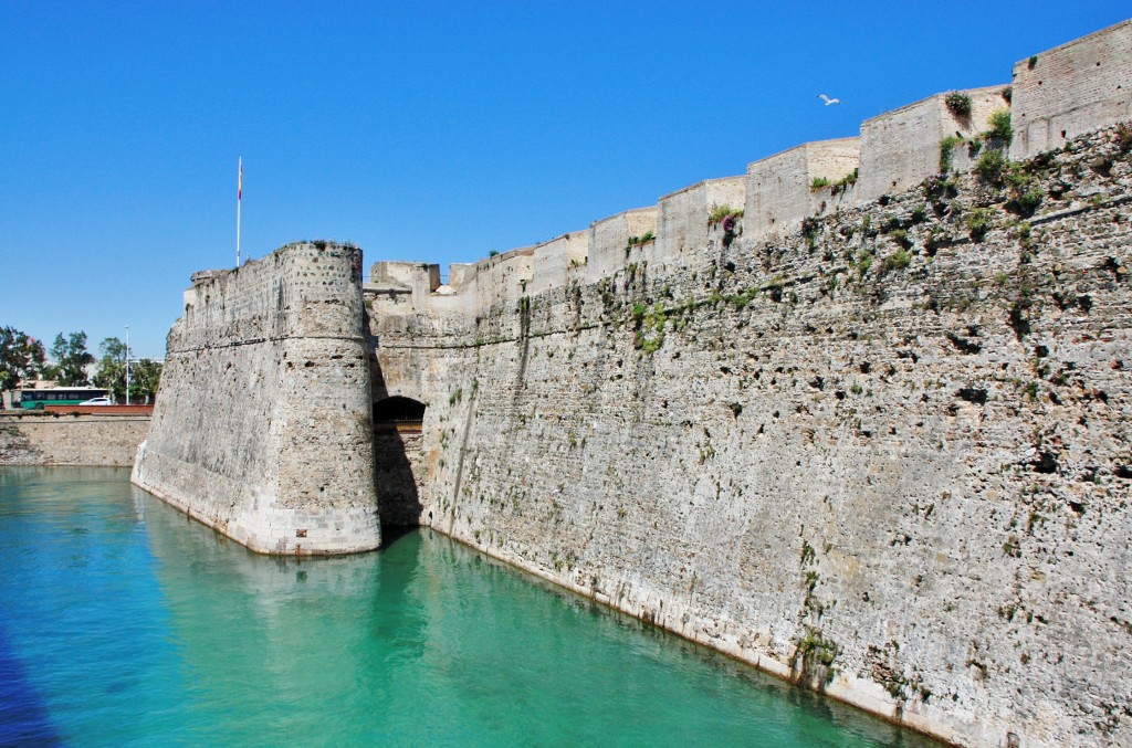 Foto: Murallas reales y foso - Ceuta, España