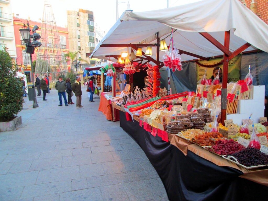 Foto: Artesanía en la Plaza Iglesia - San Fernando (Cádiz), España