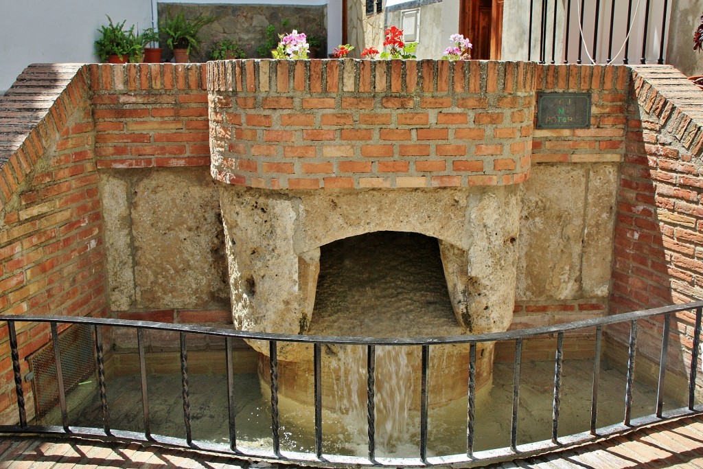 Foto: Fuente - Zahara de la Sierra (Cádiz), España