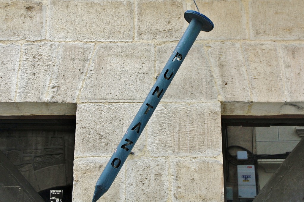 Foto: Un gran clavo - Medina de Pomar (Burgos), España