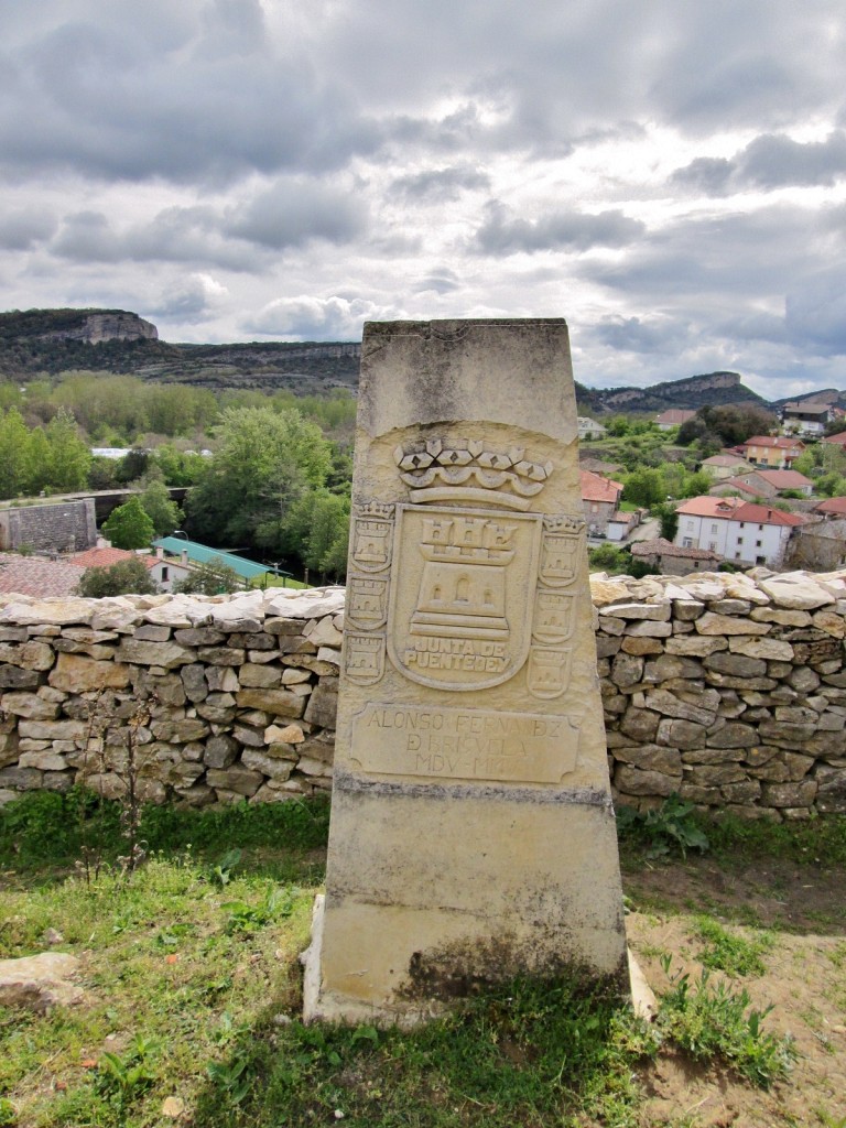 Foto: Vista del pueblo - Puentedey (Burgos), España