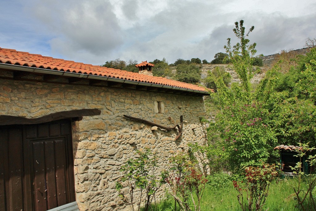 Foto: Vista del pueblo - Puentedey (Burgos), España