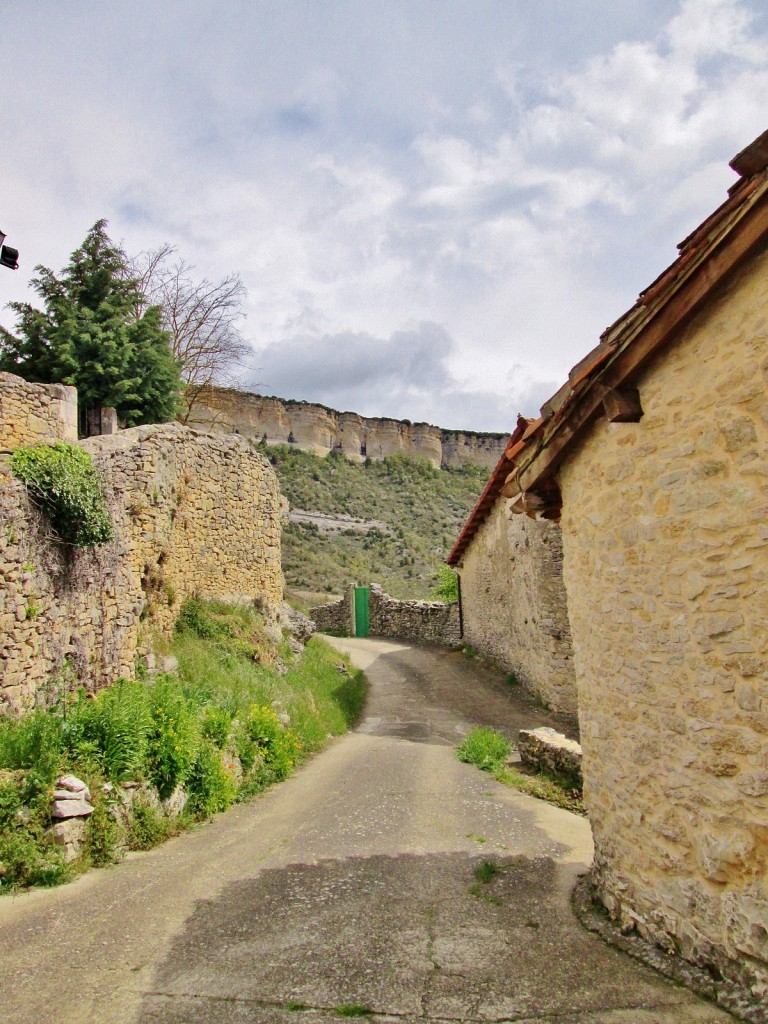 Foto: Vista del pueblo - Puentedey (Burgos), España