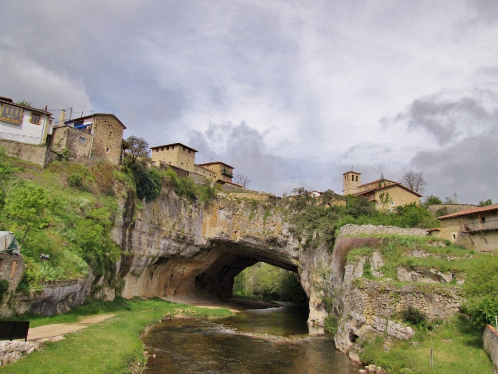 Foto: Puente natural - Puentedey (Burgos), España