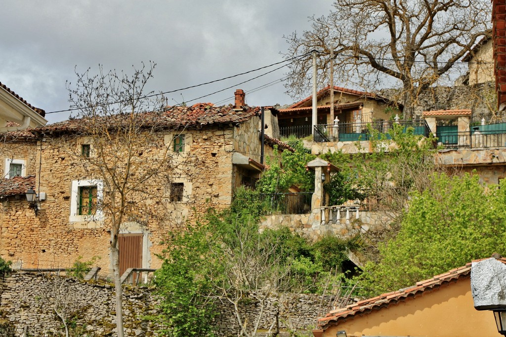 Foto: Vista del pueblo - Puentedey (Burgos), España