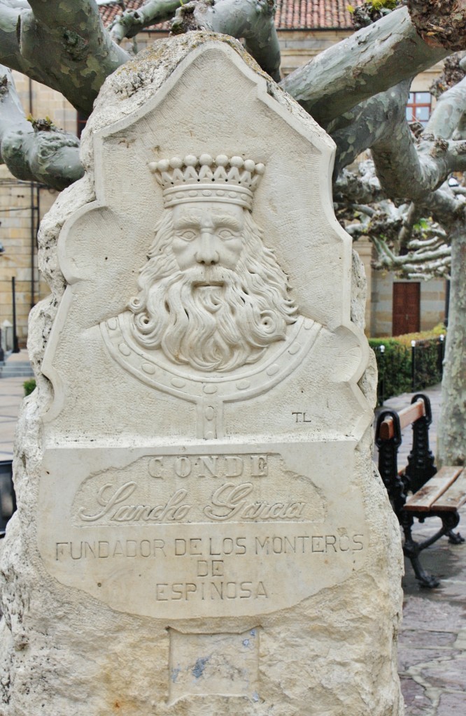 Foto: Estatua de Sancho García - Espinosa de los Monteros (Burgos), España