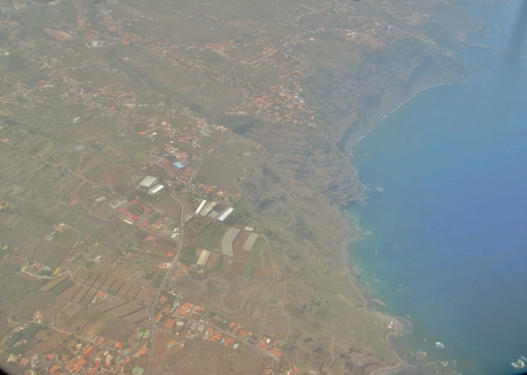 Foto: Sobrevolando el litoral - El Tamaduste (El Hierro) (Santa Cruz de Tenerife), España