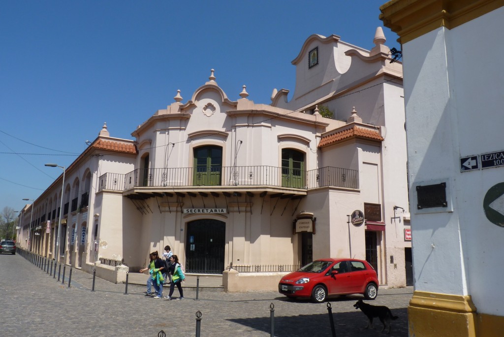 Foto: Edificación colonial - Luján (Buenos Aires), Argentina