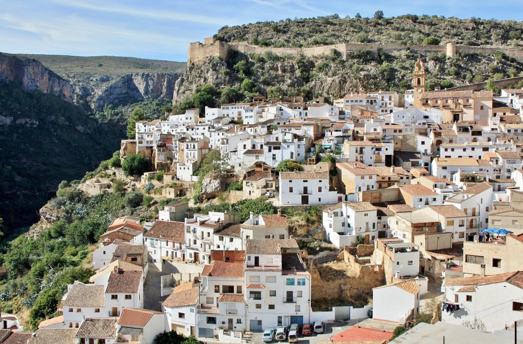 Foto: Vista del pueblo - Chulilla (València), España