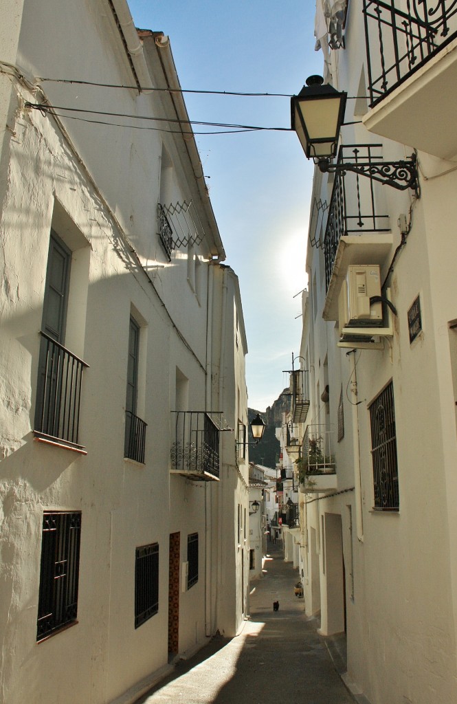 Foto: Vista del pueblo - Chulilla (València), España