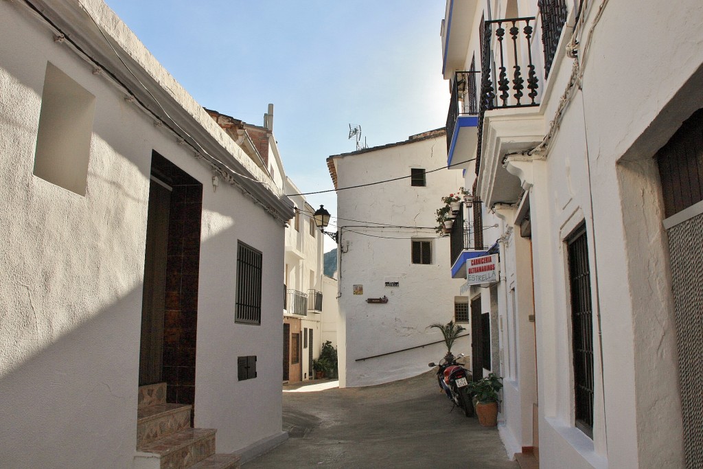 Foto: Vista del pueblo - Chulilla (València), España