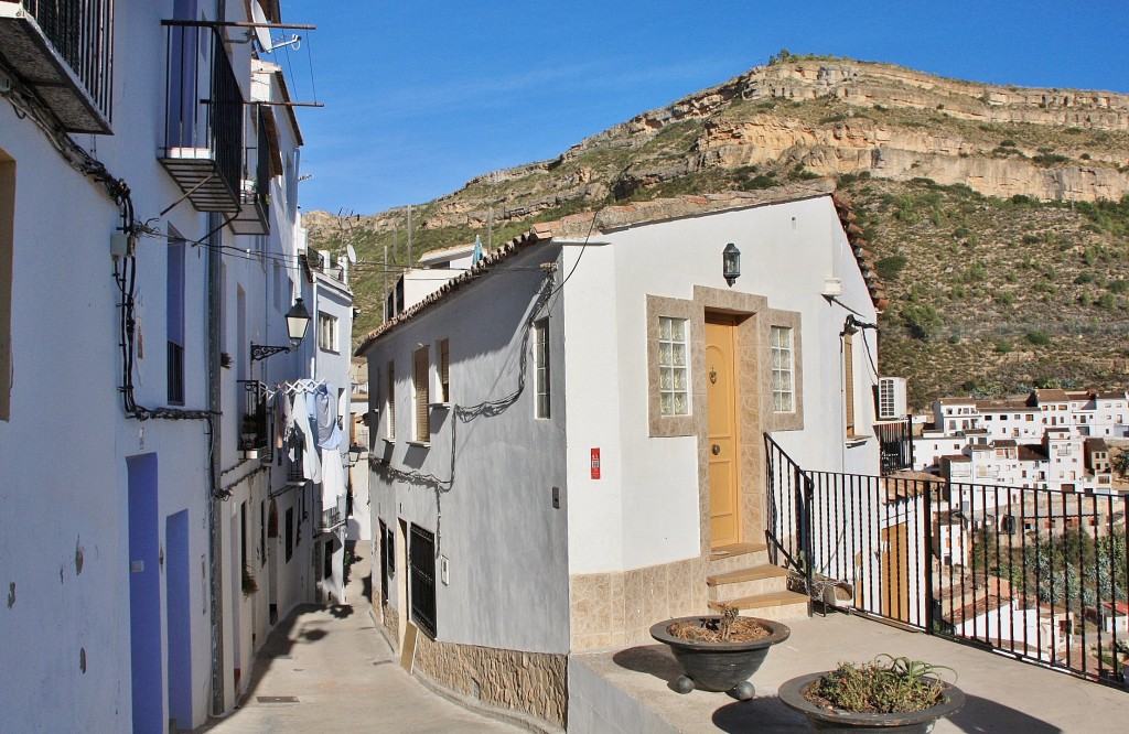 Foto: Vista del pueblo - Chulilla (València), España