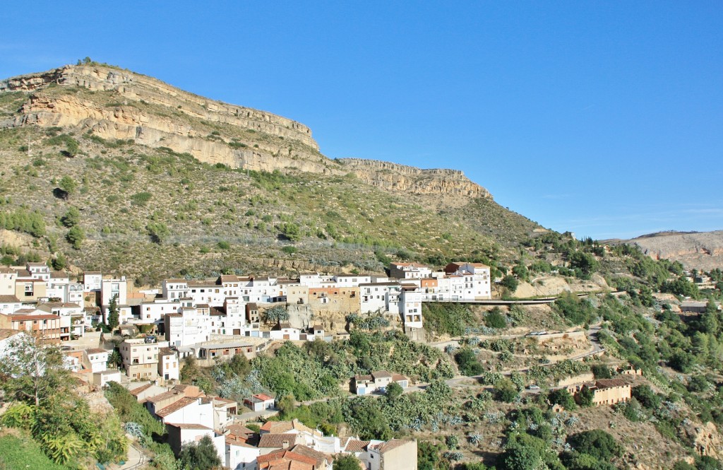 Foto: Vista del pueblo - Chulilla (València), España