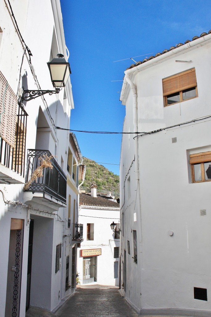 Foto: Vista del pueblo - Chulilla (València), España