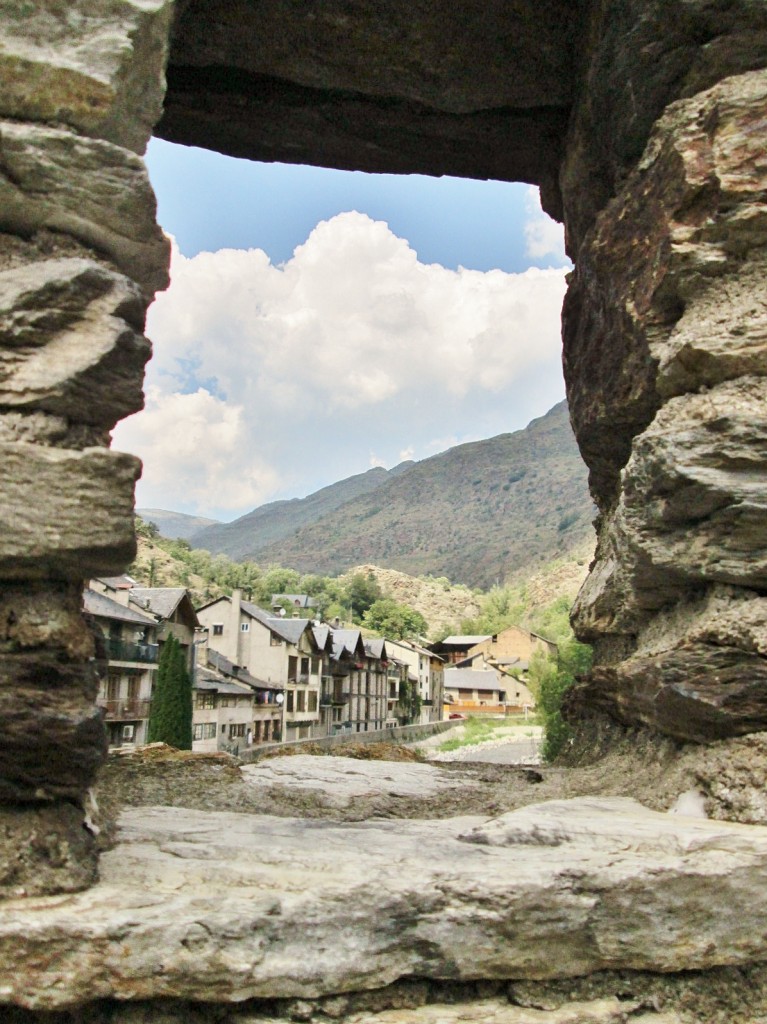 Foto: Puente medieval - Esterri d´Aneu (Lleida), España