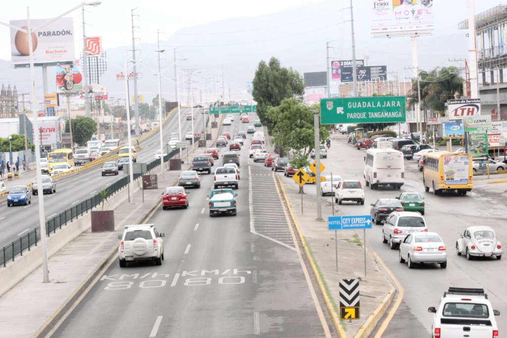Foto: Carriles Centrales Dr. Nava - San Luis Potosi (San Luis Potosí), México