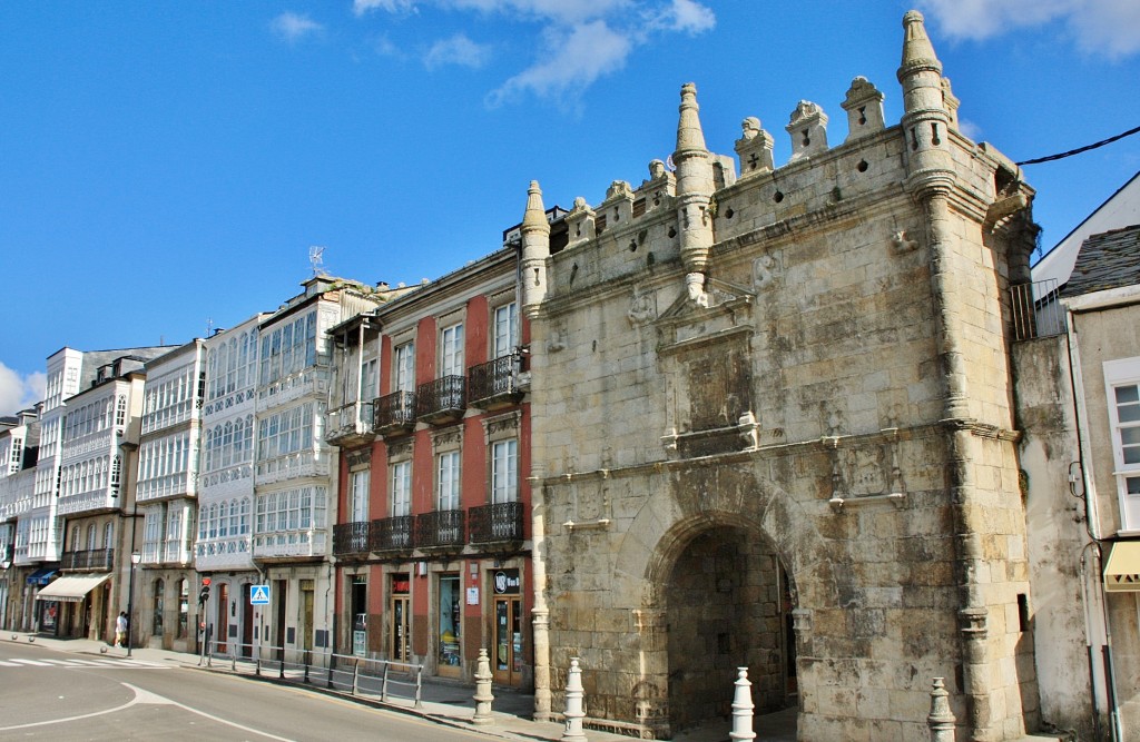 Foto: Puerta de la ciudad - Viveiro (Lugo), España