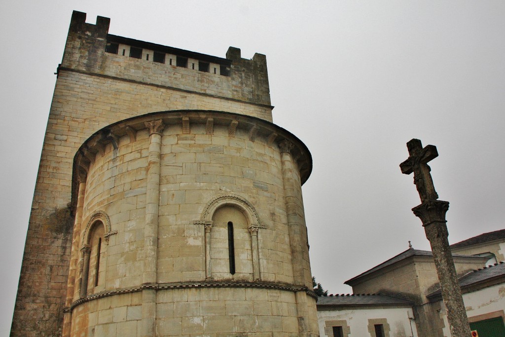 Foto: Templo de San Juan - Portomarín (Lugo), España
