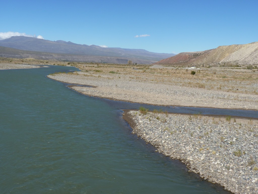 Foto: Bardas Blancas. Río Grande. - Malargüe (Mendoza), Argentina
