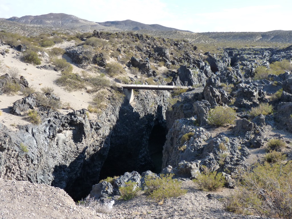 Foto: La Payunia. Río Grande. La Pasarela. - Malargüe (Mendoza), Argentina